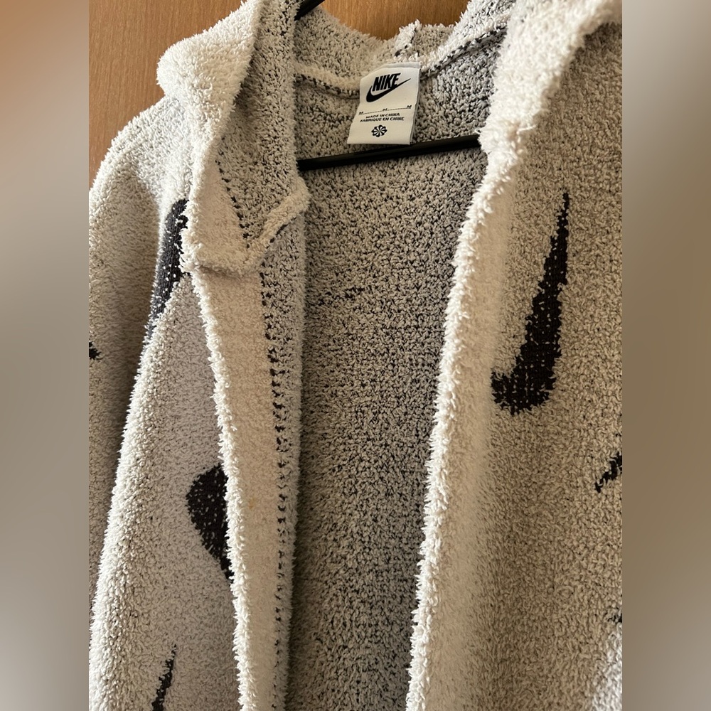 Nike Sportswear Phoenix Cozy Bouclé
Women's Loose Long Knit Cardigan - Picture 3 of 4